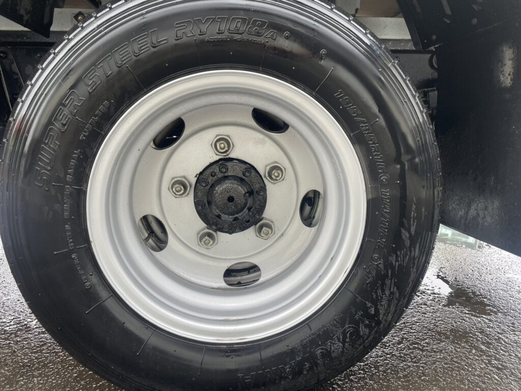 令和2年　デュトロ2トン平ワイドロング　オートマ　フル装備　走行6.7万キロ　車検1年付