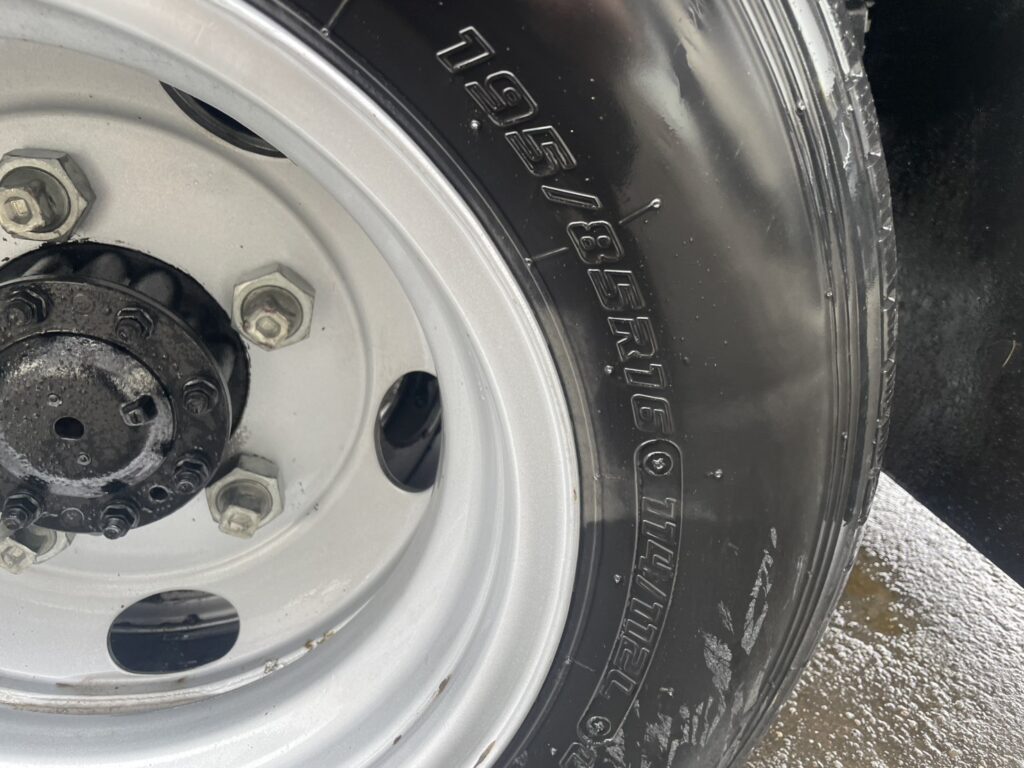 令和2年　デュトロ2トン平ワイドロング　オートマ　フル装備　走行6.7万キロ　車検1年付