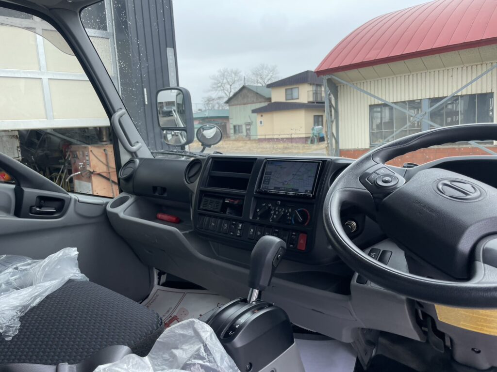 令和2年　デュトロ2トン平ワイドロング　オートマ　フル装備　走行6.7万キロ　車検1年付