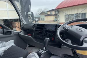 サムネイル: 令和2年　デュトロ2トン平ワイドロング　オートマ　フル装備　走行6.7万キロ　車検1年付