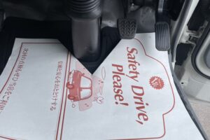 サムネイル: 令和2年　デュトロ2トン平ワイドロング　オートマ　フル装備　走行6.7万キロ　車検1年付