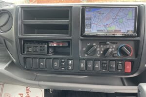 サムネイル: 令和2年　デュトロ2トン平ワイドロング　オートマ　フル装備　走行6.7万キロ　車検1年付