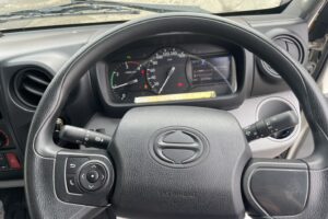 サムネイル: 令和2年　デュトロ2トン平ワイドロング　オートマ　フル装備　走行6.7万キロ　車検1年付