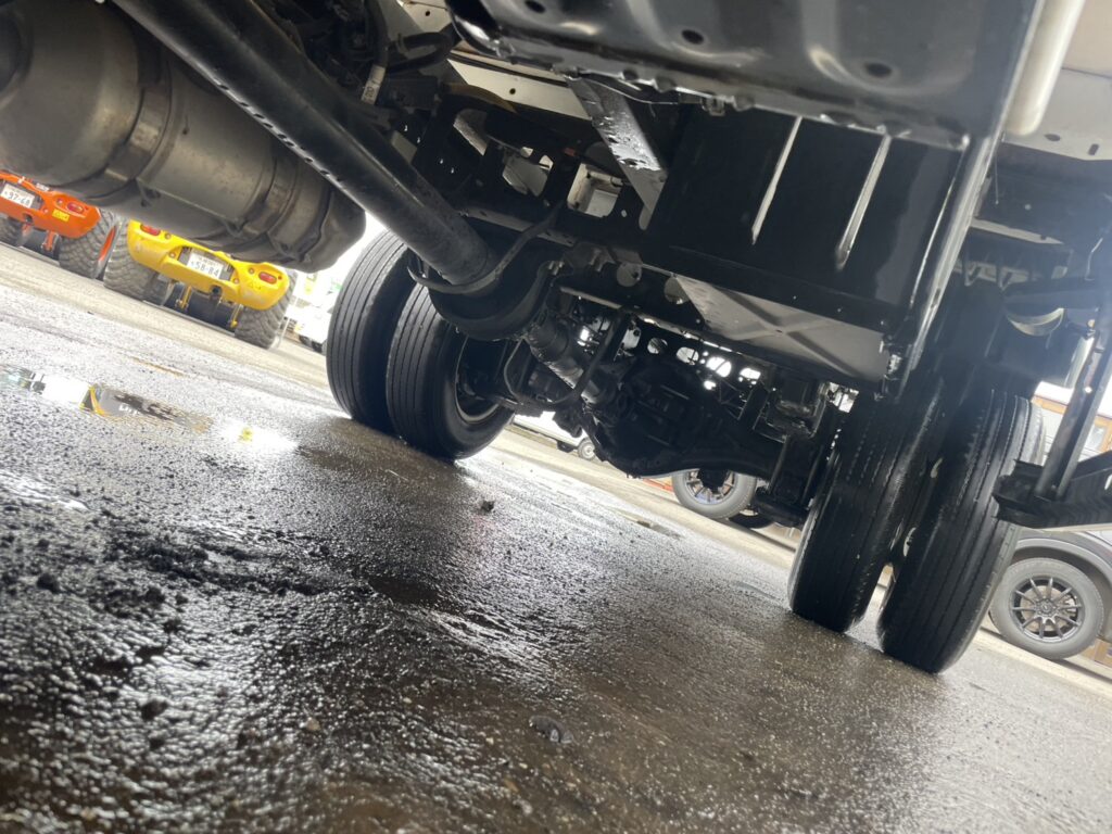 令和2年　デュトロ2トン平ワイドロング　オートマ　フル装備　走行6.7万キロ　車検1年付