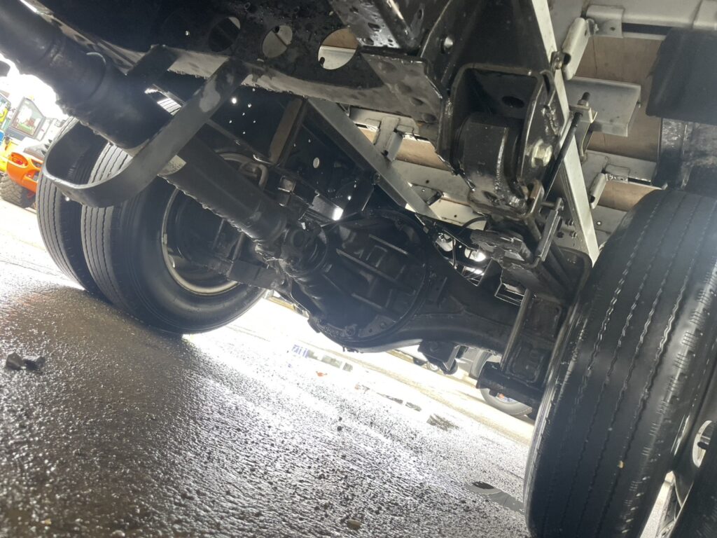 令和2年　デュトロ2トン平ワイドロング　オートマ　フル装備　走行6.7万キロ　車検1年付