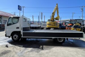 サムネイル: 令和2年　アトラス2トン平ロング4WD　車検令和8年12月　走行16.4万キロ　特殊シフト