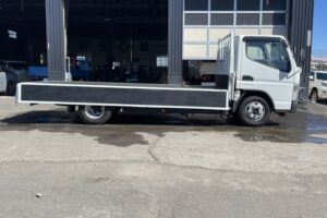 サムネイル: 令和2年　アトラス2トン平ロング4WD　車検令和8年12月　走行16.4万キロ　特殊シフト