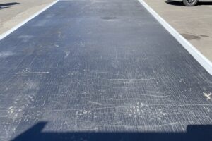 サムネイル: 令和2年　アトラス2トン平ロング4WD　車検令和8年12月　走行16.4万キロ　特殊シフト