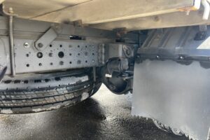 サムネイル: 令和2年　アトラス2トン平ロング4WD　車検令和8年12月　走行16.4万キロ　特殊シフト