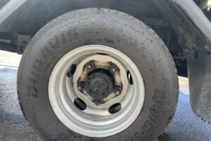 サムネイル: 令和2年　アトラス2トン平ロング4WD　車検令和8年12月　走行16.4万キロ　特殊シフト