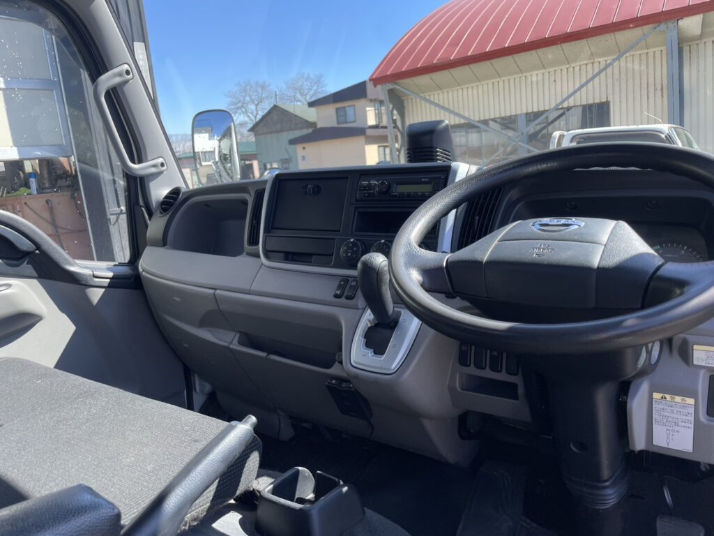 令和2年　アトラス2トン平ロング4WD　車検令和8年12月　走行16.4万キロ　特殊シフト