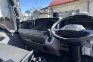 サムネイル: 令和2年　アトラス2トン平ロング4WD　車検令和8年12月　走行16.4万キロ　特殊シフト