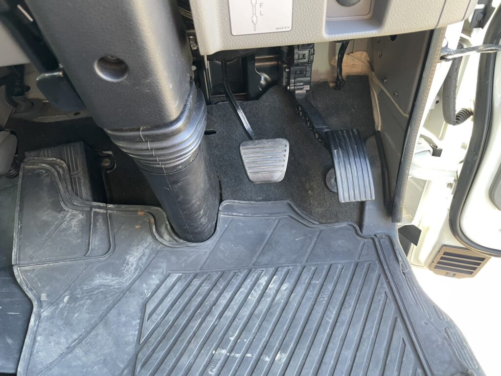 令和2年　アトラス2トン平ロング4WD　車検令和8年12月　走行16.4万キロ　特殊シフト