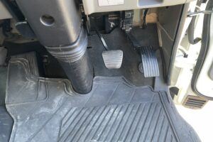 サムネイル: 令和2年　アトラス2トン平ロング4WD　車検令和8年12月　走行16.4万キロ　特殊シフト