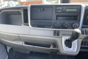 サムネイル: 令和2年　アトラス2トン平ロング4WD　車検令和8年12月　走行16.4万キロ　特殊シフト