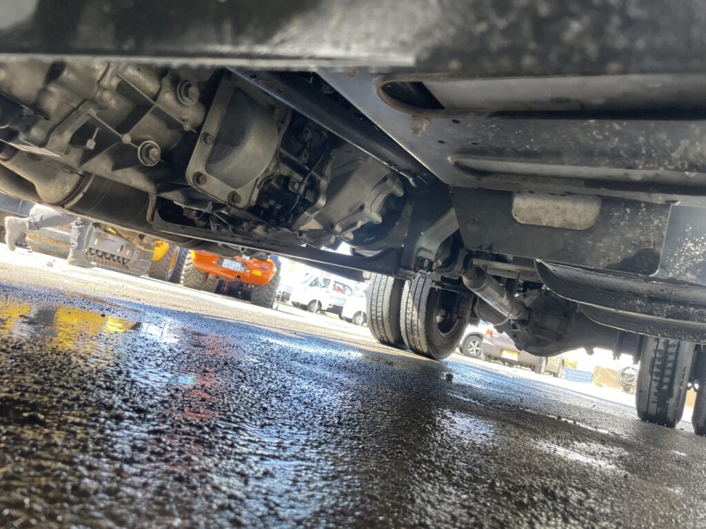 令和2年　アトラス2トン平ロング4WD　車検令和8年12月　走行16.4万キロ　特殊シフト