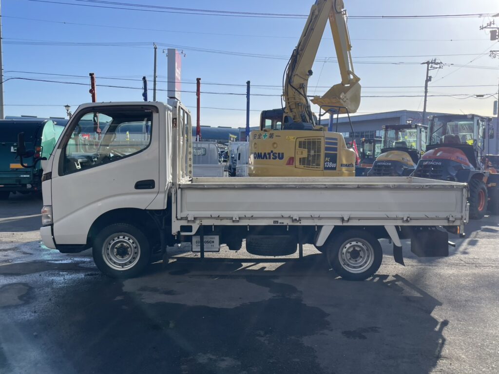 平成13年　トヨエース1.1トン平４WD　エアコン　パワステ　5MT　車検1年付