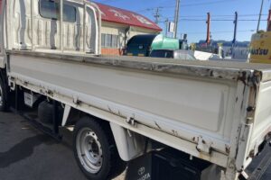 サムネイル: 平成13年　トヨエース1.1トン平４WD　エアコン　パワステ　5MT　車検1年付