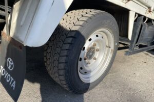 サムネイル: 平成13年　トヨエース1.1トン平４WD　エアコン　パワステ　5MT　車検1年付