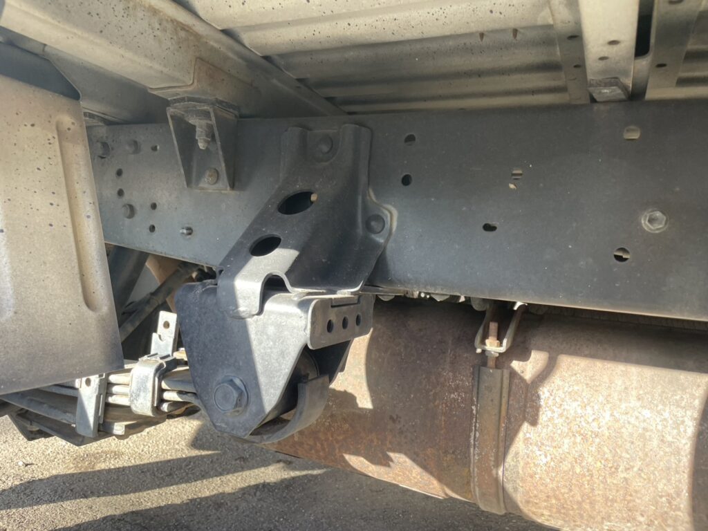 平成13年　トヨエース1.1トン平４WD　エアコン　パワステ　5MT　車検1年付