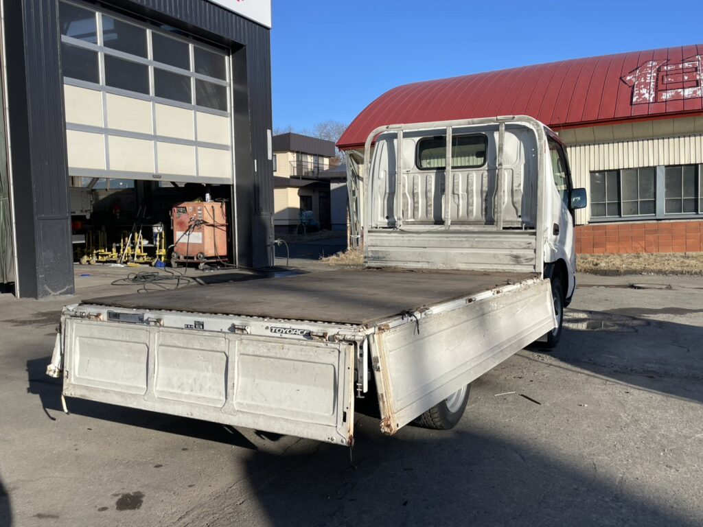 平成13年　トヨエース1.1トン平４WD　エアコン　パワステ　5MT　車検1年付