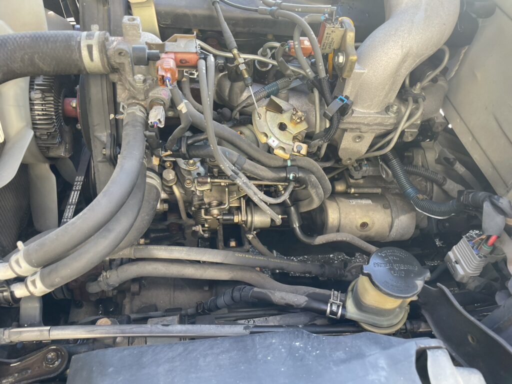 平成13年　トヨエース1.1トン平４WD　エアコン　パワステ　5MT　車検1年付