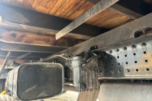 サムネイル: 平成25年　三菱　キャンター　4.45トン平ワイド超々ロング　MTモード付AT・走行2.7万Km！（車検1年付）