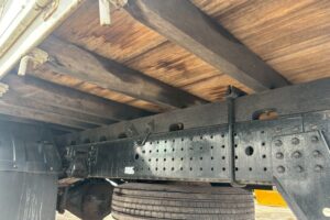 サムネイル: 平成25年　三菱　キャンター　4.45トン平ワイド超々ロング　MTモード付AT・走行2.7万Km！（車検1年付）