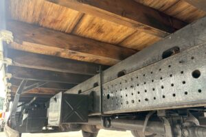 サムネイル: 平成25年　三菱　キャンター　4.45トン平ワイド超々ロング　MTモード付AT・走行2.7万Km！（車検1年付）