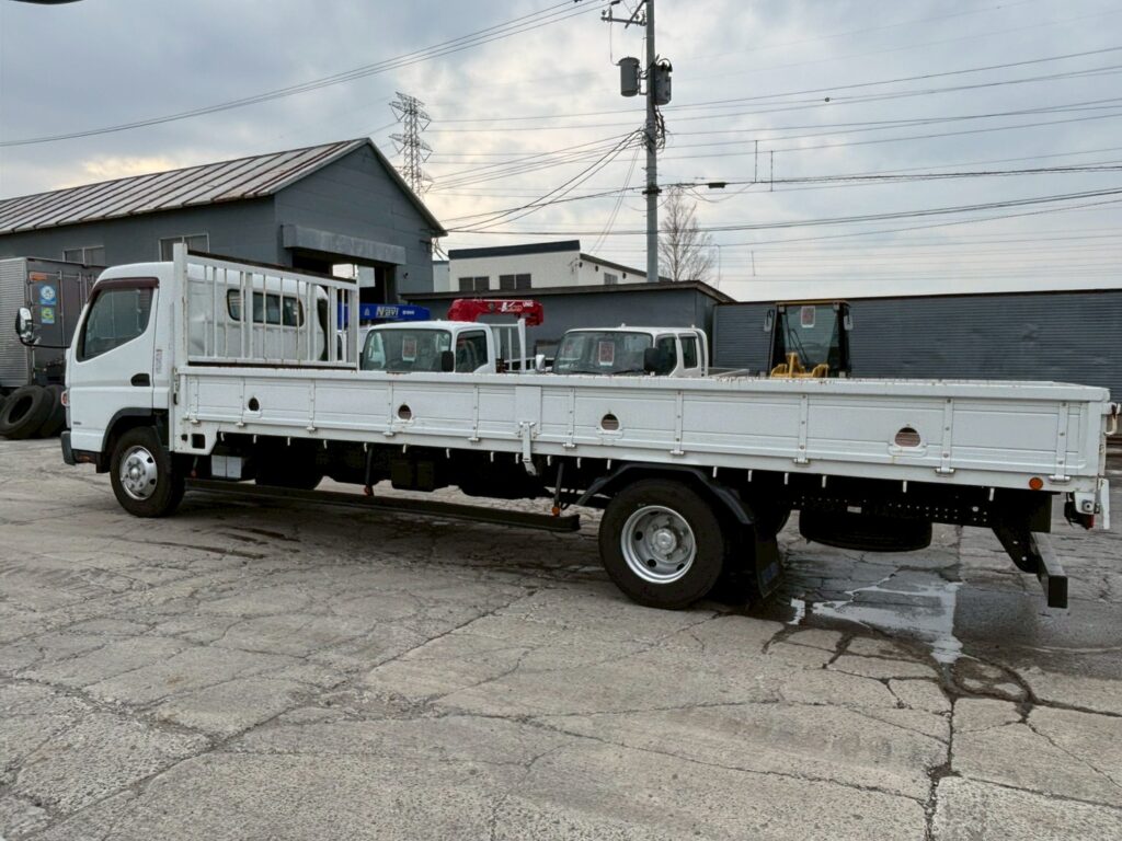 平成25年　三菱　キャンター　4.45トン平ワイド超々ロング　MTモード付AT・走行2.7万Km！（車検1年付）