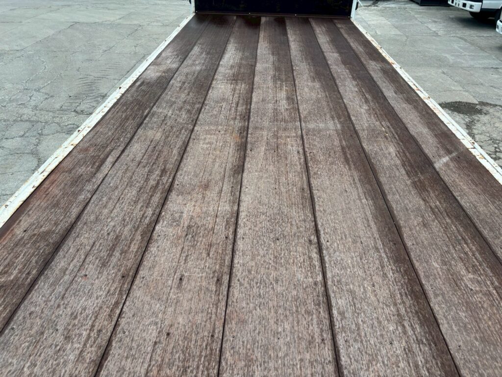 平成25年　三菱　キャンター　4.45トン平ワイド超々ロング　MTモード付AT・走行2.7万Km！（車検1年付）