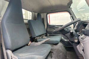 サムネイル: 平成25年　三菱　キャンター　4.45トン平ワイド超々ロング　MTモード付AT・走行2.7万Km！（車検1年付）