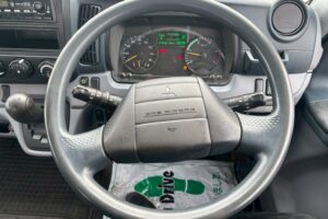 サムネイル: 平成25年　三菱　キャンター　4.45トン平ワイド超々ロング　MTモード付AT・走行2.7万Km！（車検1年付）