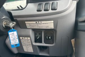 サムネイル: 平成25年　三菱　キャンター　4.45トン平ワイド超々ロング　MTモード付AT・走行2.7万Km！（車検1年付）