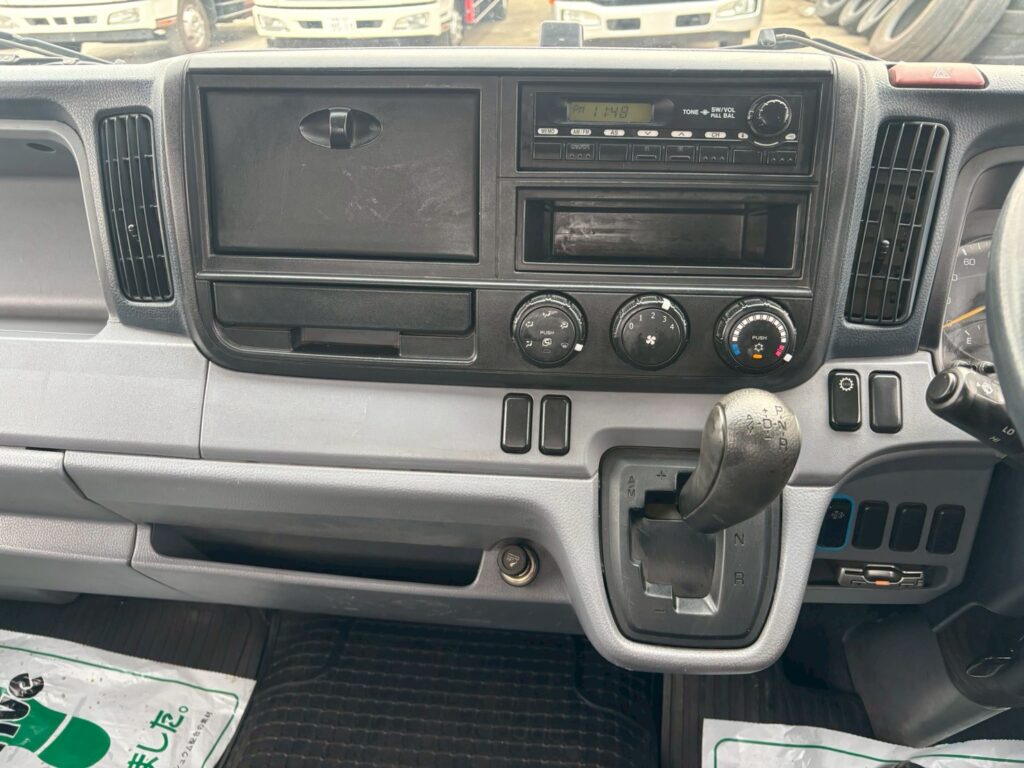 平成25年　三菱　キャンター　4.45トン平ワイド超々ロング　MTモード付AT・走行2.7万Km！（車検1年付）