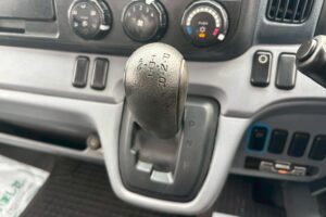 サムネイル: 平成25年　三菱　キャンター　4.45トン平ワイド超々ロング　MTモード付AT・走行2.7万Km！（車検1年付）