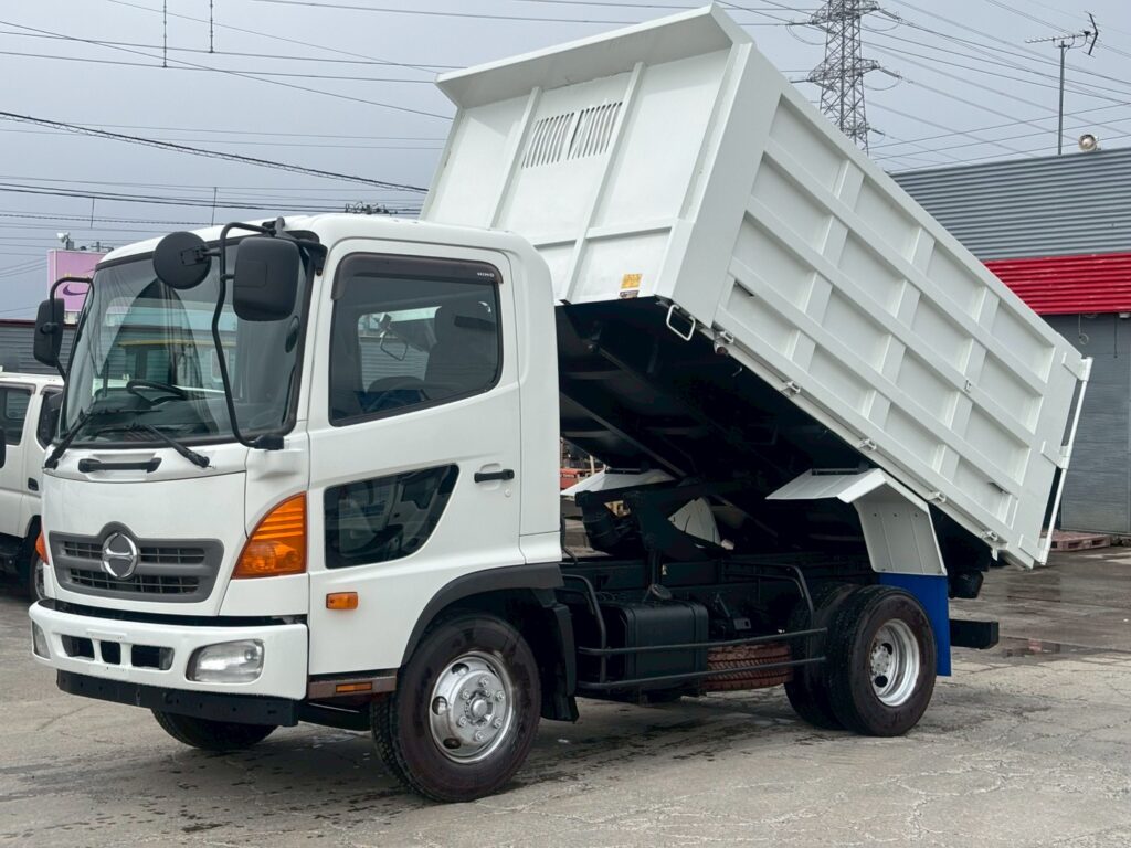 平成26年　日野　レンジャー　４トン深ダンプ　土砂禁（車検令和９年４月）