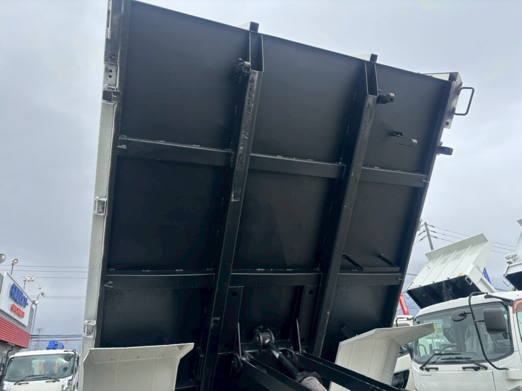 平成26年　日野　レンジャー　４トン深ダンプ　土砂禁（車検令和９年４月）