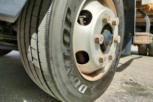 サムネイル: 平成29年　キャンター3.5トン平　★軽々ゲート付　★5MＴ　★最大積載量3500㎏