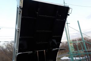 サムネイル: 平成17年　キャンター 3ｔダンプ　★3方開き